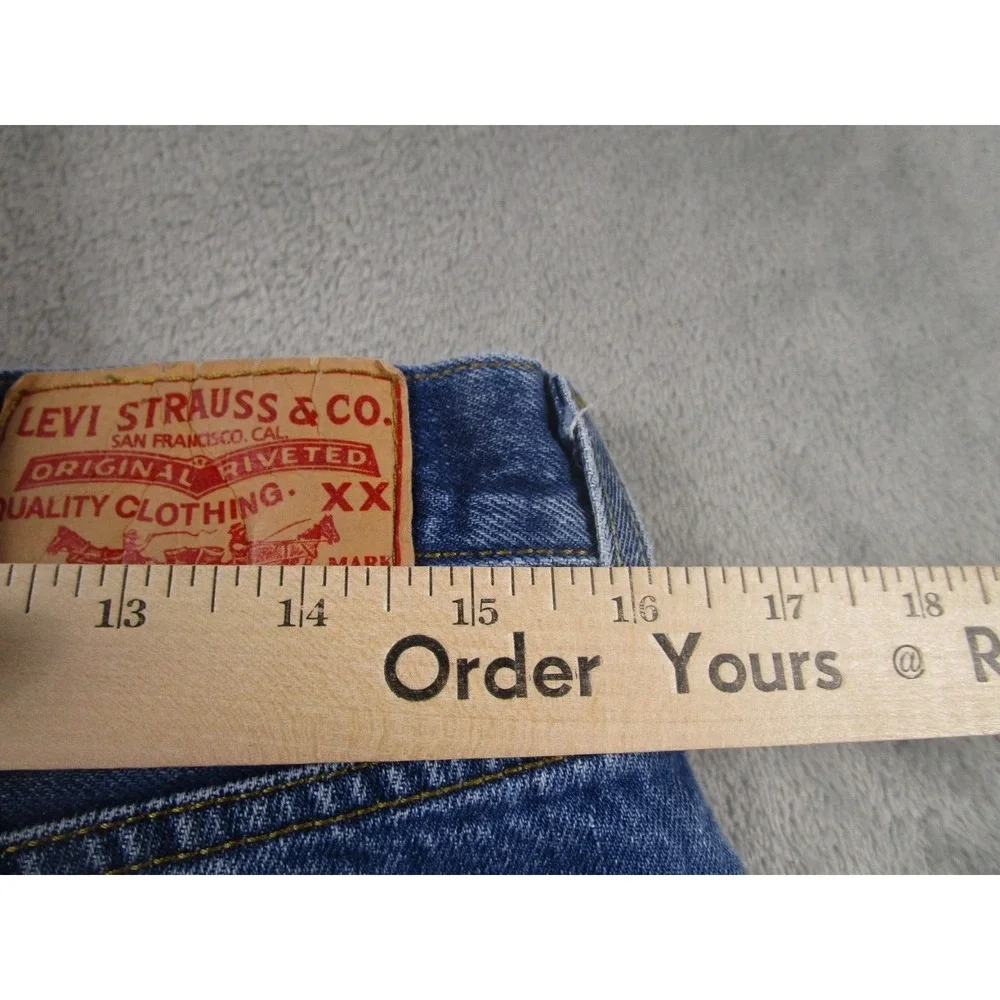 Levis 501 Jeans Mens 32x28 Blue Demim Distressed Button‎ Fly Cotton Pockets
